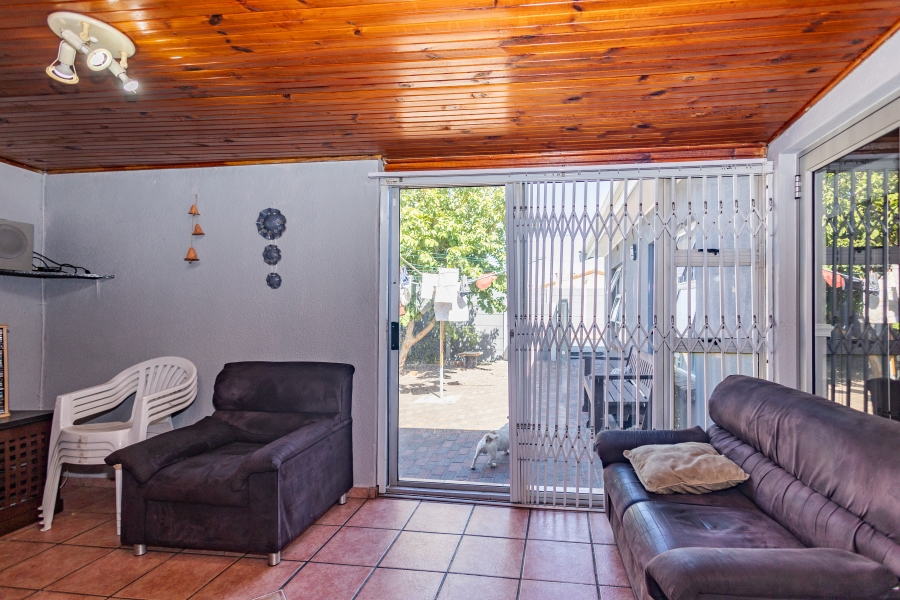 3 Bedroom Property for Sale in Mabille Park Western Cape